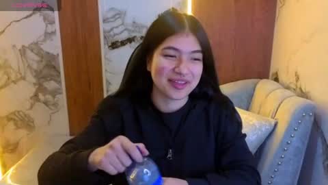 Snapshot of alesia_v chatting on July 22, 2026, 2:58 am Live 1000pm 600am COLOMBIAN HOUR online show from July 22, 2026, 2:58 am