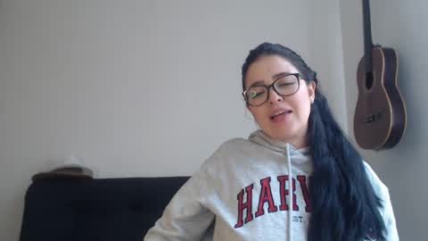 Snapshot of aleska__bell chatting on October 2, 2025, 3:30 pm Aleska online show from October 2, 2025, 3:30 pm