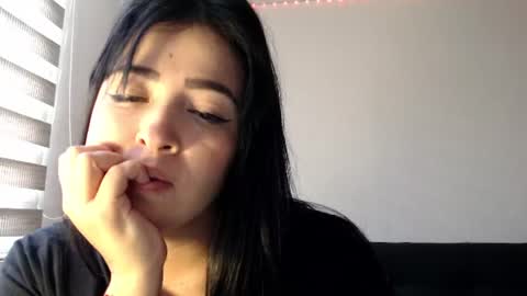 Snapshot of aleska__bell chatting on July 27, 2026, 6:04 pm Aleska online show from July 27, 2026, 6:04 pm