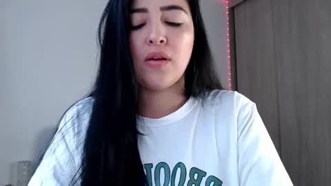 Snapshot of aleska__bell chatting on July 28, 2026, 4:27 pm Aleska online show from July 28, 2026, 4:27 pm