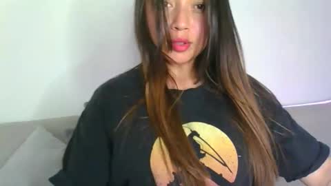 QUEEN OFF MILk  IM BACK  15 NOV online show from October 27, 2025, 7:18 pm