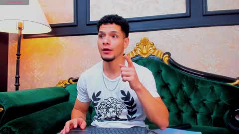 Snapshot of aless_king chatting on January 26, 2025, 12:22 pm Alessandro King online show from January 26, 2025, 12:22 pm