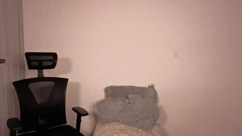 Snapshot of alessandralb chatting on July 21, 2026, 10:45 pm Alessandra Leblanc online show from July 21, 2026, 10:45 pm