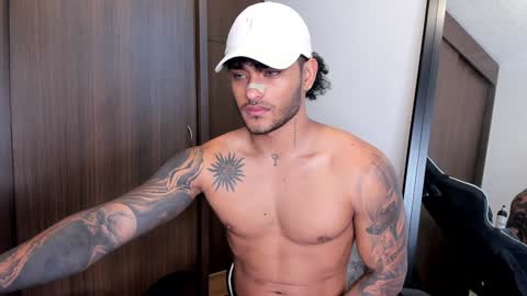 Alessandro Vanni online show from December 22, 2024, 3:22 pm