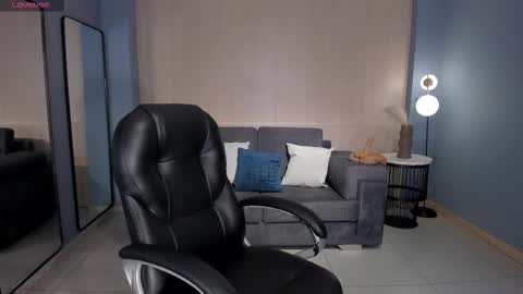 ALESSA ROMERO  online show from February 3, 2026, 7:52 pm