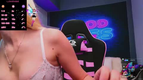 Snapshot of alessiacroft chatting on September 23, 2025, 4:26 am alessiacroft online show from September 23, 2025, 4:26 am