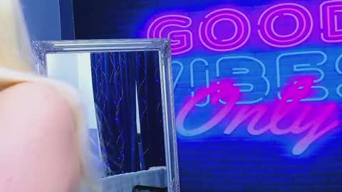 alessiacroft online show from April 16, 2026, 4:24 am