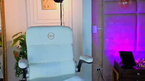 Alessia online show from July 20, 2026, 10:07 am