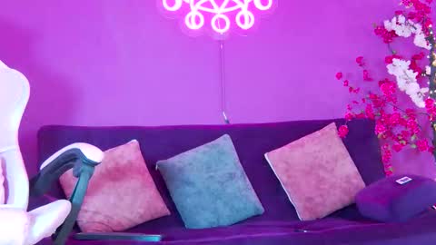 Alessio online show from November 24, 2025, 12:05 pm