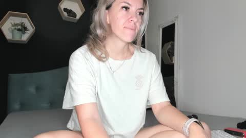 alesys69 online show from December 1, 2024, 11:36 pm