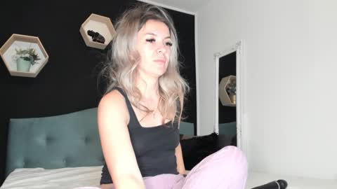 alesys69 online show from January 1, 2025, 11:51 pm