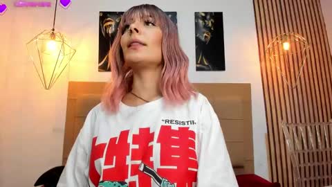 Aleszia online show from October 5, 2025, 7:23 pm