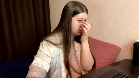 Snapshot of aletta_oushen chatting on December 21, 2024, 11:45 pm Aletta Oushen online show from December 21, 2024, 11:45 pm