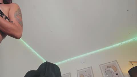 Snapshot of alex4diaz chatting on December 28, 2024, 11:59 pm Alexa online show from December 28, 2024, 11:59 pm