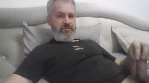 Snapshot of alex80581 chatting on November 14, 2025, 8:18 pm Alexey online show from November 14, 2025, 8:18 pm