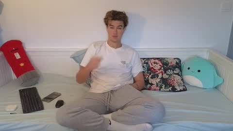 Alex83530 online show from December 16, 2025, 8:30 am