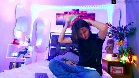 sneider online show from December 10, 2024, 6:38 pm