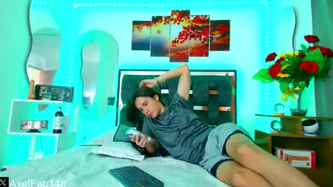 sneider online show from January 29, 2025, 6:50 pm