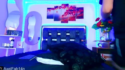 sneider online show from February 5, 2025, 6:15 pm