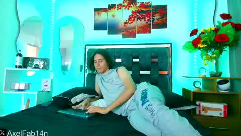 sneider online show from February 8, 2025, 6:44 pm