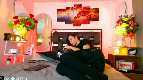 sneider online show from February 14, 2025, 7:02 pm