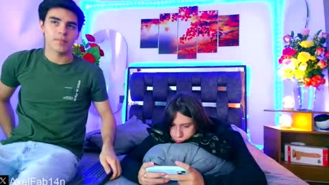 sneider online show from February 15, 2025, 7:06 pm