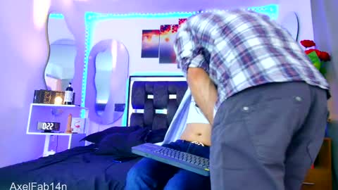 sneider online show from March 1, 2025, 6:54 pm