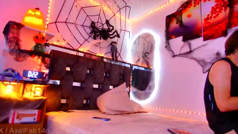 sneider online show from October 18, 2025, 8:31 pm