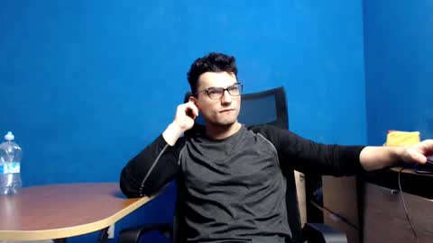 Snapshot of alex_blu chatting on December 2, 2024, 3:26 am Alex online show from December 2, 2024, 3:26 am