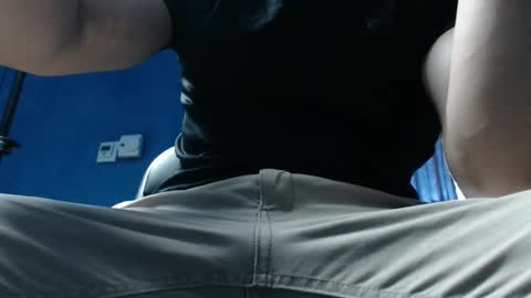 Snapshot of alex_blu chatting on December 18, 2025, 11:05 am Alex online show from December 18, 2025, 11:05 am