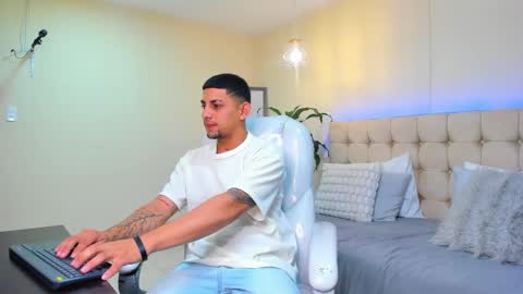 alex online show from February 15, 2025, 12:22 pm