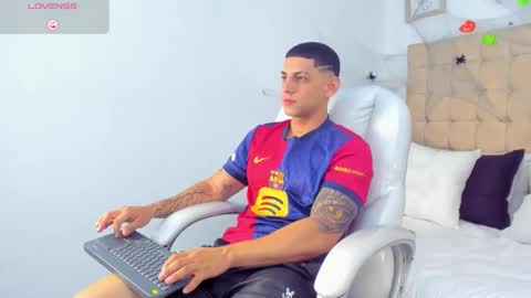 alex online show from October 4, 2025, 11:52 am