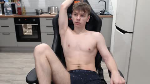 Snapshot of alex_gotcha chatting on December 8, 2024, 1:02 am Alex online show from December 8, 2024, 1:02 am