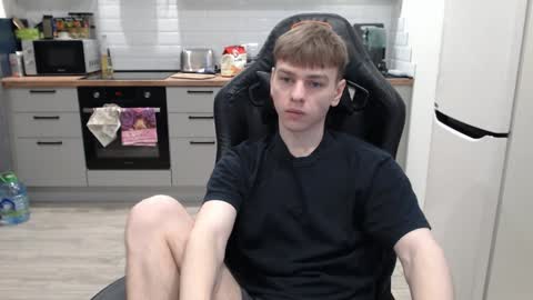 Snapshot of alex_gotcha chatting on December 22, 2024, 9:42 pm Alex online show from December 22, 2024, 9:42 pm