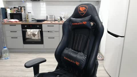 Snapshot of alex_gotcha chatting on February 2, 2025, 3:32 am Alex online show from February 2, 2025, 3:32 am