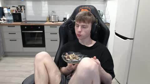 Snapshot of alex_gotcha chatting on February 9, 2025, 7:41 pm Alex online show from February 9, 2025, 7:41 pm