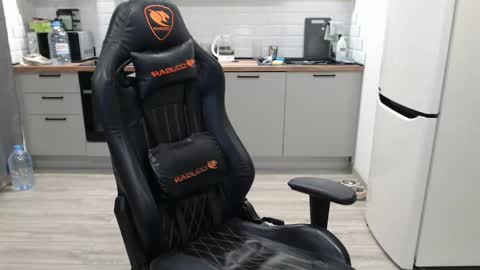 Snapshot of alex_gotcha chatting on February 13, 2025, 8:45 pm Alex online show from February 13, 2025, 8:45 pm