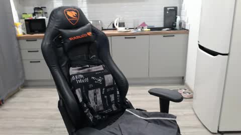 Snapshot of alex_gotcha chatting on March 7, 2025, 4:02 am Alex online show from March 7, 2025, 4:02 am