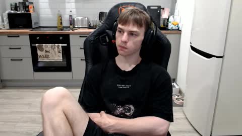 Snapshot of alex_gotcha chatting on September 14, 2025, 1:21 pm Alex online show from September 14, 2025, 1:21 pm