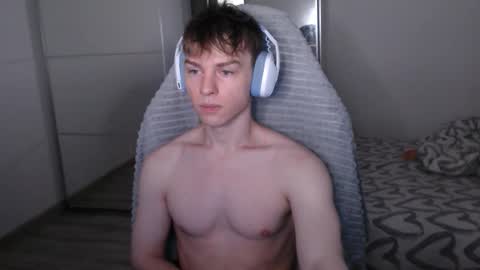 Snapshot of alex_gotcha chatting on October 1, 2025, 4:18 am Alex online show from October 1, 2025, 4:18 am