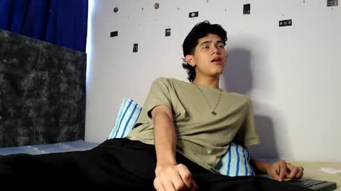 Snapshot of alex_mark_ chatting on April 24, 2026, 5:04 pm alex_mark_ online show from April 24, 2026, 5:04 pm