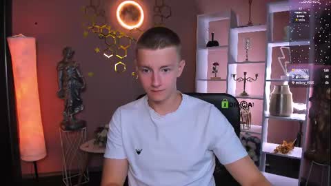 Snapshot of alex_mid1 chatting on July 22, 2026, 12:13 am Alex online show from July 22, 2026, 12:13 am