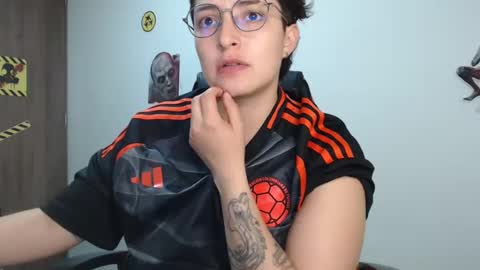 Snapshot of alex_parker07 chatting on December 6, 2024, 2:02 am Alex Parker online show from December 6, 2024, 2:02 am