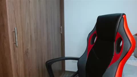 Snapshot of alex_parker07 chatting on January 16, 2025, 11:16 pm Alex Parker online show from January 16, 2025, 11:16 pm