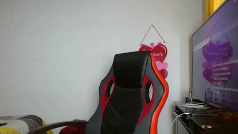 Snapshot of alex_parker07 chatting on February 25, 2025, 9:57 pm Alex Parker online show from February 25, 2025, 9:57 pm