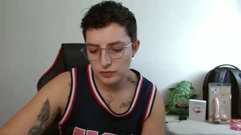 Snapshot of alex_parker07 chatting on October 19, 2025, 7:03 pm Alex Parker online show from October 19, 2025, 7:03 pm