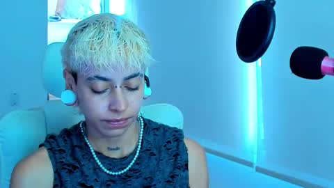 Snapshot of alex_poett chatting on November 23, 2025, 2:50 pm Residente0xxx online show from November 23, 2025, 2:50 pm