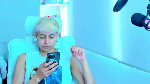 Snapshot of alex_poett chatting on November 24, 2025, 6:18 pm Residente0xxx online show from November 24, 2025, 6:18 pm