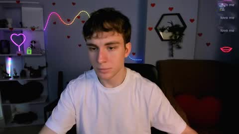 Snapshot of alex_reeding chatting on May 2, 2026, 9:03 am Alex online show from May 2, 2026, 9:03 am