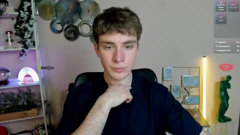Snapshot of alex_reeding chatting on May 11, 2026, 12:33 pm Alex online show from May 11, 2026, 12:33 pm
